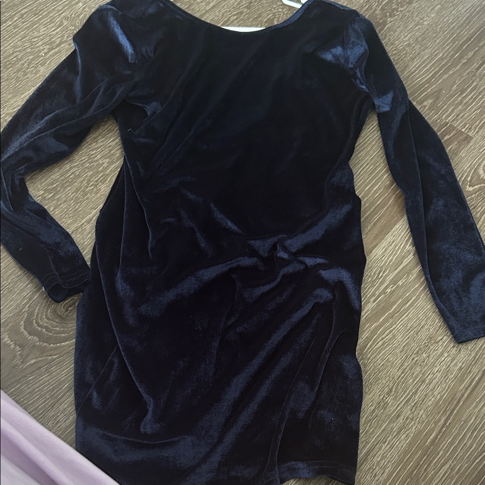 Elegant Long Sleeve Velvet Dress in Midnight Black